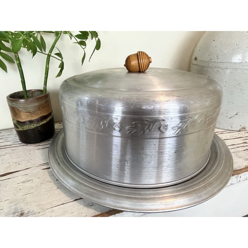Vintage West Bend Acorn Cake Carrier 1950s MCM Aluminum / Farmhouse Country Home